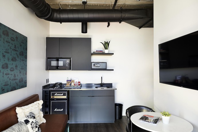 Imagen de la habitación del Hotel Waymore\'s Guest House and Casual Club. Foto 16