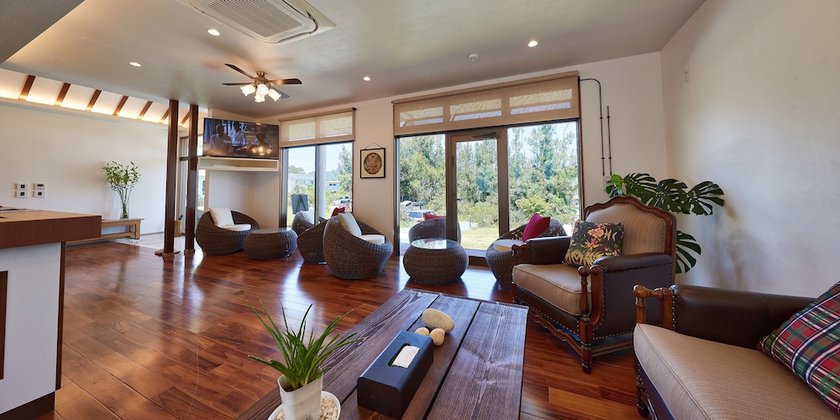 Imagen de los interiores del Hotel Wayn-Zen Onna. Foto 15