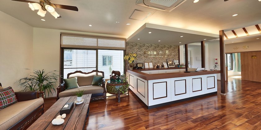 Imagen de los interiores del Hotel Wayn-Zen Onna. Foto 17