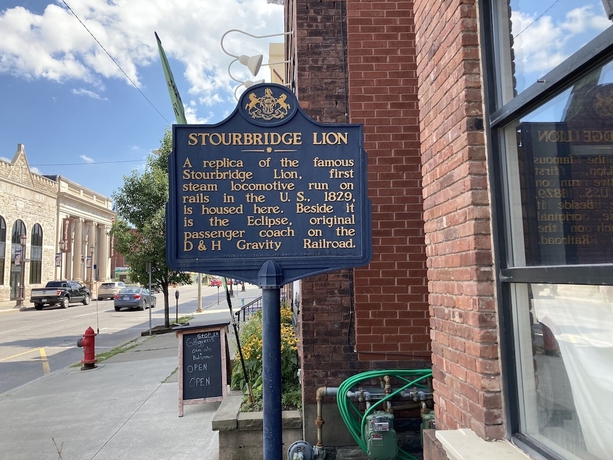 Imagen de los exteriores del Hotel Wayne Inn. Foto 9