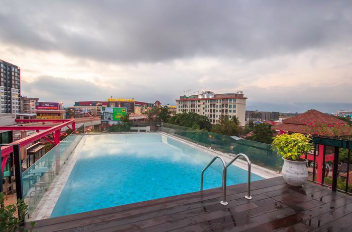 Imagen de la piscina del Hotel We Terminal. Foto 12