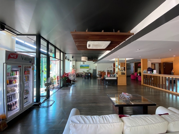 Imagen de los interiores del Hotel We Valley. Foto 19