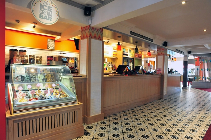 Imagen del bar/restaurante del Hotel Weathervane By Greene King Inns. Foto 3