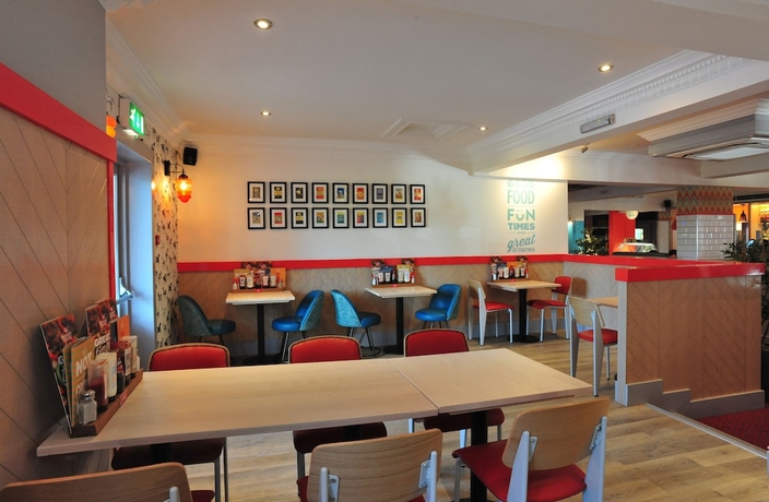 Imagen del bar/restaurante del Hotel Weathervane By Greene King Inns. Foto 4