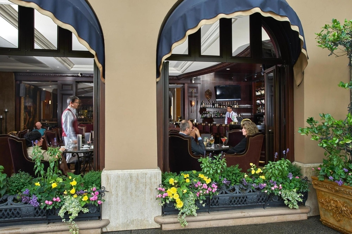 Imagen de los exteriores del Hotel Wedgewood and Spa. Foto 9