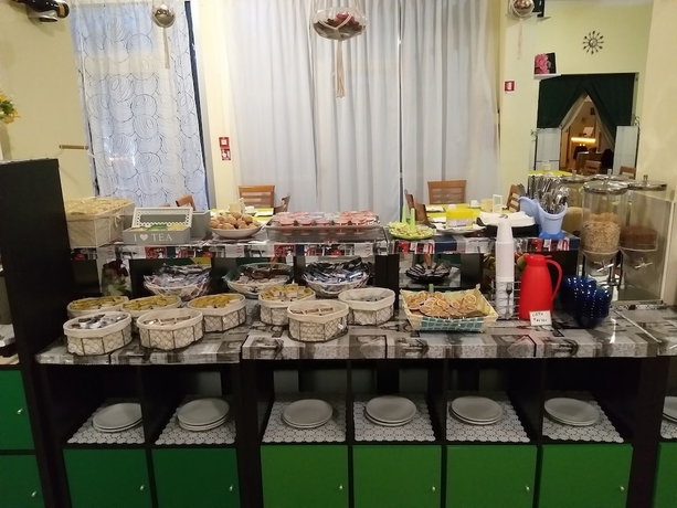 Imagen del bar/restaurante del Hotel Week-end. Foto 4