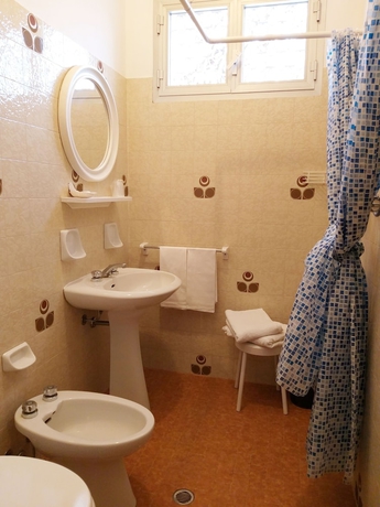 Imagen de la habitación del Hotel Week-end. Foto 10