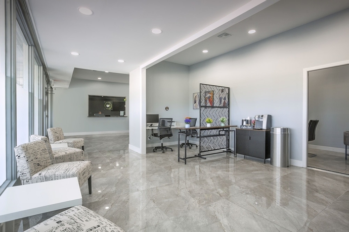 Imagen de los interiores del Hotel Weekly Inn. Foto 15