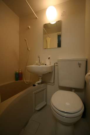 Imagen de la habitación del Hotel Weekly SHO Namba. Foto 8