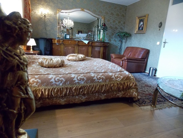 Imagen de la habitación del Hotel Weena House. Foto 16