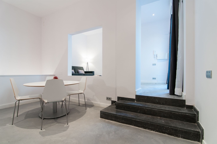 Imagen de los interiores del Hotel Weflating Park Guell. Foto 13