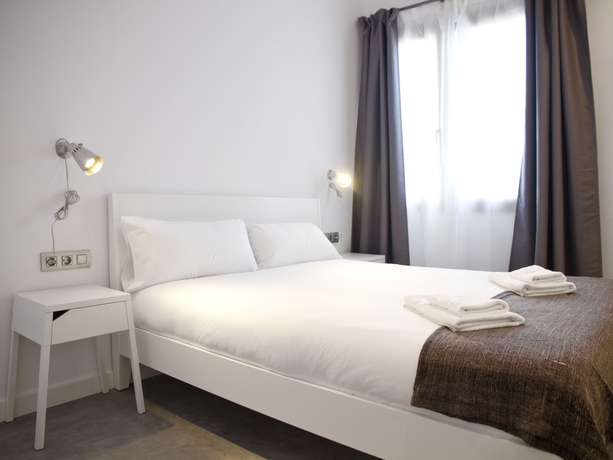 Imagen de la habitación del Hotel Weflating Park Guell. Foto 2