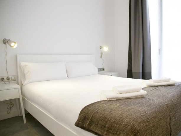 Imagen de la habitación del Hotel Weflating Park Guell. Foto 8