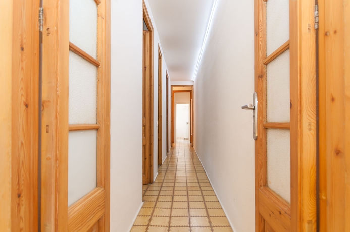 Imagen de los interiores del Hotel Weflating Sant Antoni. Foto 14