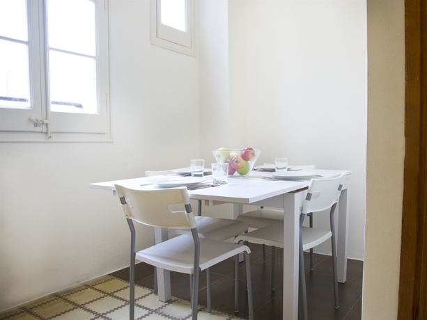 Imagen de la habitación del Hotel Weflating Sant Antoni. Foto 4