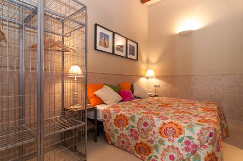 Imagen de la habitación del Hotel Weflating Suites Sant Antoni Market. Foto 3