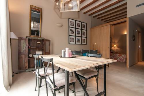 Imagen de la habitación del Hotel Weflating Suites Sant Antoni Market. Foto 13