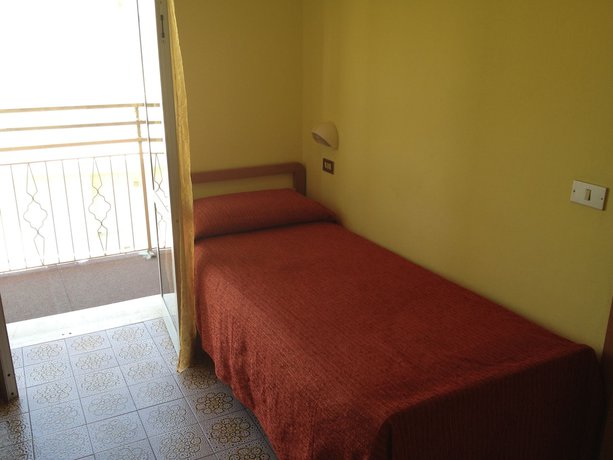 Imagen de la habitación del Hotel Wega. Foto 12