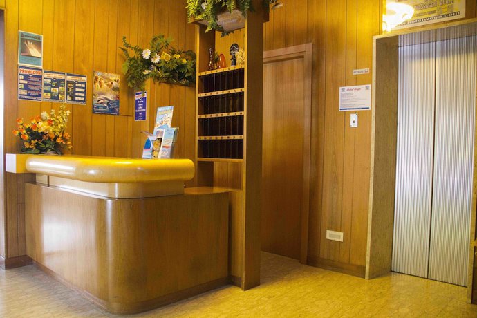Imagen de los interiores del Hotel Wega. Foto 20