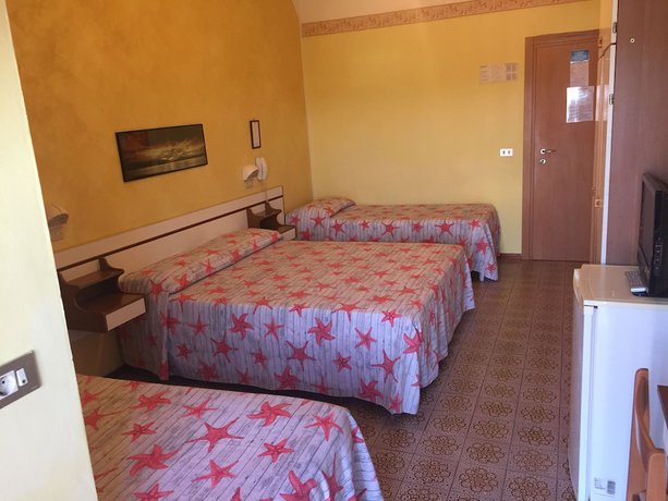 Imagen de la habitación del Hotel Wega. Foto 15