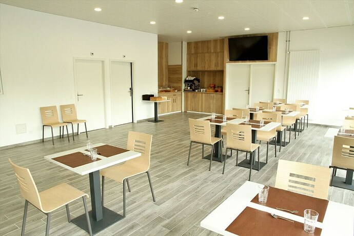 Imagen del bar/restaurante del Hotel Wego, Vuadens. Foto 3