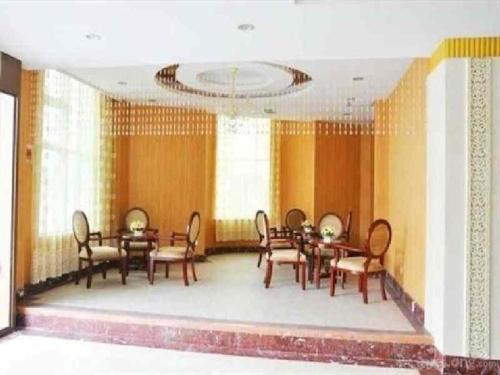 Imagen general del Hotel Weihai Huayu Business. Foto 3