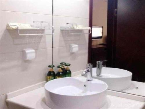 Imagen general del Hotel Weihai Huayu Business. Foto 6