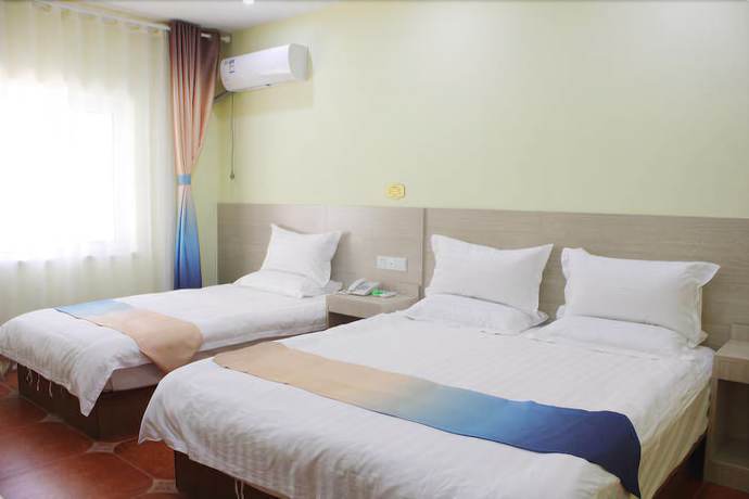 Imagen de la habitación del Hotel Weihai Mediterranean. Foto 7