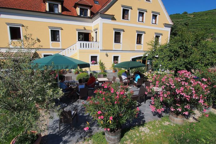 Imagen de los exteriores del Hotel Weinberghof and Weingut Lagler. Foto 16
