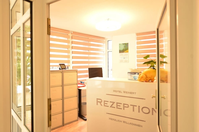 Imagen de los interiores del Hotel Weinert. Foto 19