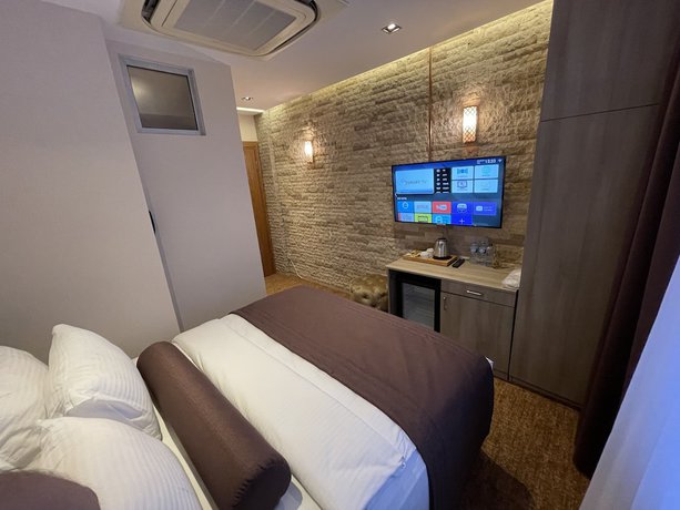 Imagen de la habitación del Hotel Weingart Port Hotel. Foto 9