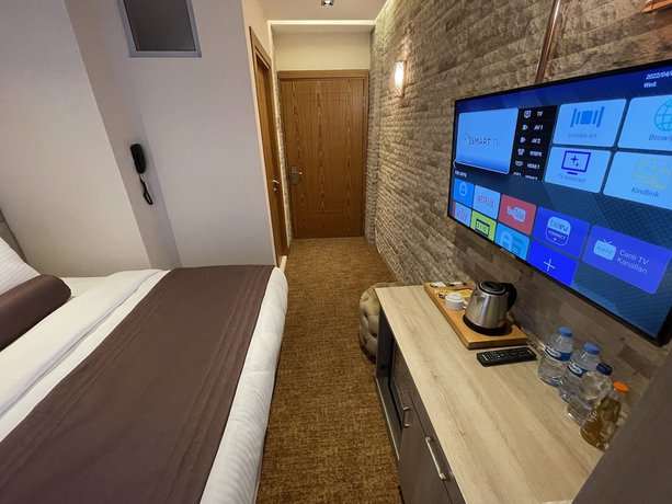 Imagen de la habitación del Hotel Weingart Port Hotel. Foto 16