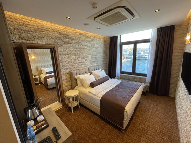 Imagen de la habitación del Hotel Weingart Port Hotel. Foto 19