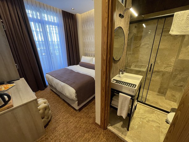 Imagen de la habitación del Hotel Weingart Port Hotel. Foto 20