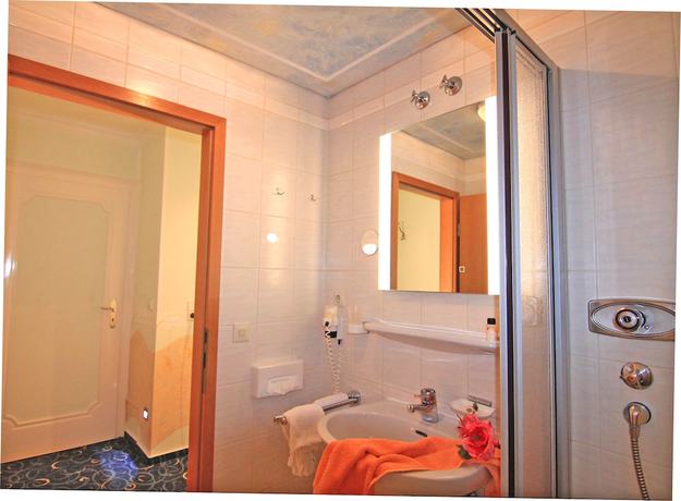 Imagen de la habitación del Hotel Weing&auml;rtner. Foto 9