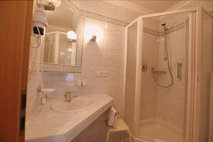 Imagen de la habitación del Hotel Weing&auml;rtner. Foto 13