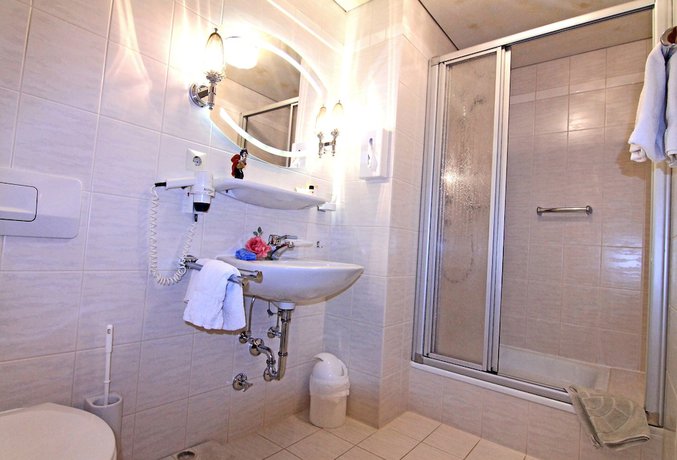 Imagen de la habitación del Hotel Weing&auml;rtner. Foto 15