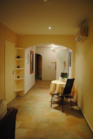 Imagen de la habitación del Hotel Weingut and Landhotel Can Davero. Foto 2