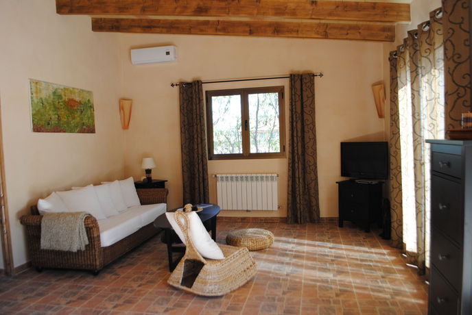 Imagen de la habitación del Hotel Weingut and Landhotel Can Davero. Foto 4