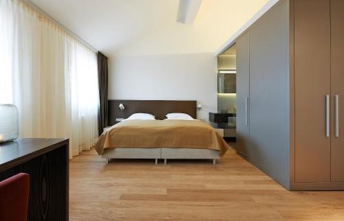 Imagen de la habitación del Hotel Weinhaus Henninger. Foto 7