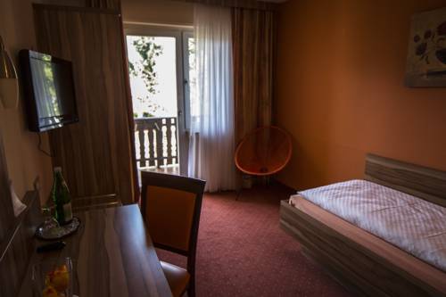 Imagen de la habitación del Hotel Weinhaus Kreuter. Foto 6