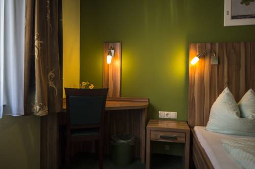 Imagen de la habitación del Hotel Weinhaus Kreuter. Foto 8