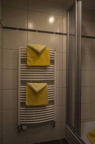 Imagen de la habitación del Hotel Weinhaus Kreuter. Foto 10