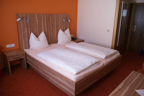 Imagen de la habitación del Hotel Weinhaus Kreuter. Foto 11