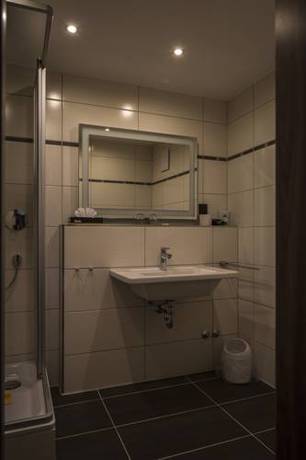 Imagen de la habitación del Hotel Weinhaus Kreuter. Foto 13