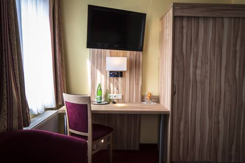 Imagen de la habitación del Hotel Weinhaus Kreuter. Foto 14