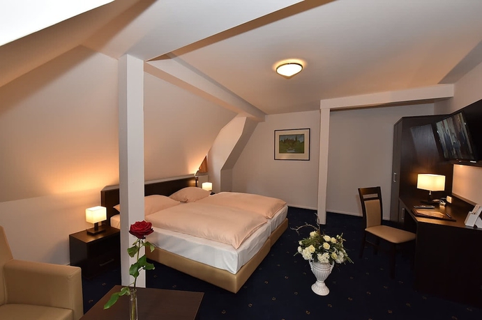 Imagen de la habitación del Hotel Weinhaus W&ouml;hler. Foto 8