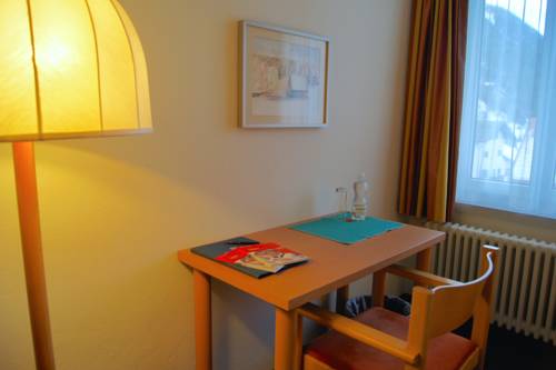 Imagen de la habitación del Hotel Weisses Kreuz, Bergün/Bravuogn. Foto 5