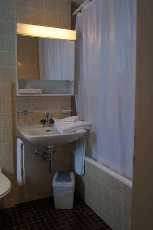 Imagen de la habitación del Hotel Weisses Kreuz, Bergün/Bravuogn. Foto 14