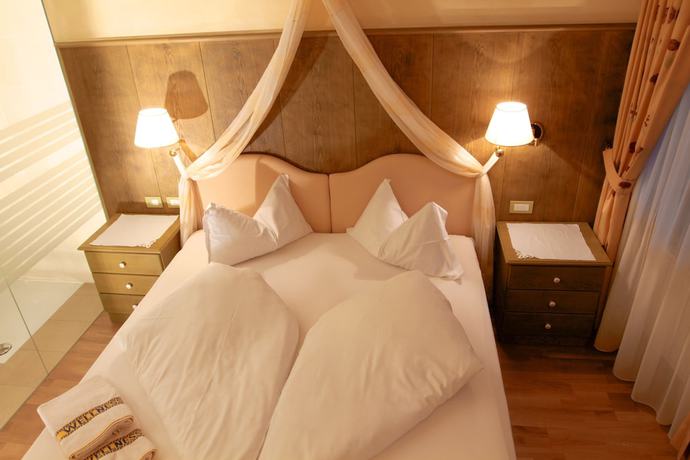 Imagen de la habitación del Hotel Weisses Lamm, Welsberg-Taisten - Monguelfo-Tesido. Foto 13